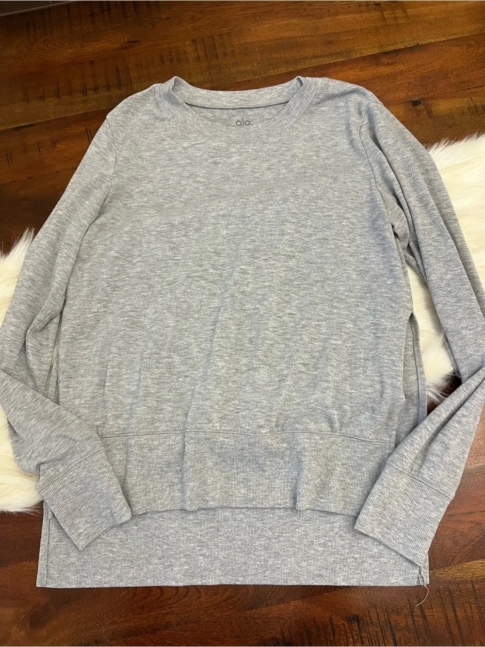 Alo Yoga Gray High Low Split Hem Long Sleeve Top Size Small